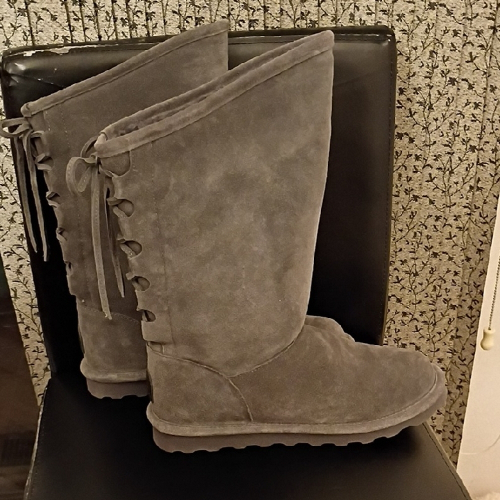 Bearpaw 11 Gray Suede Lace Up Boots